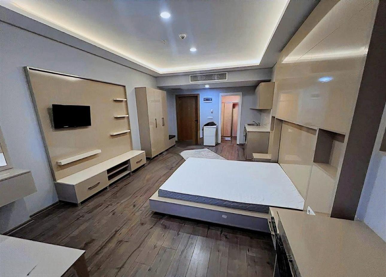 6 Otel *